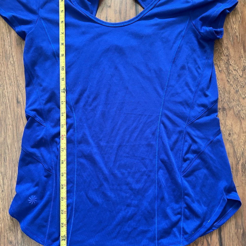 Athleta Keyhole work out top
